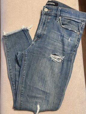 Express Women's Light Blue Distressed Skinny Jeans